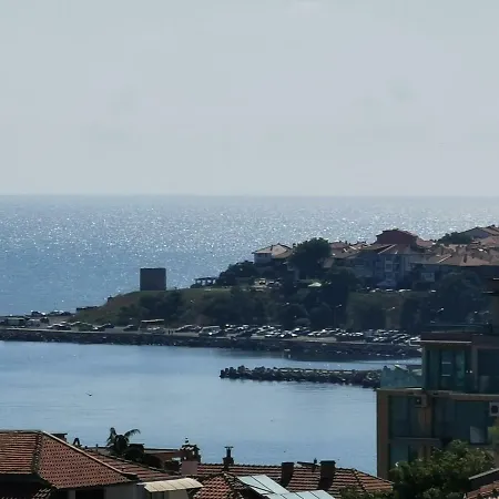 Alexandrov アパート *